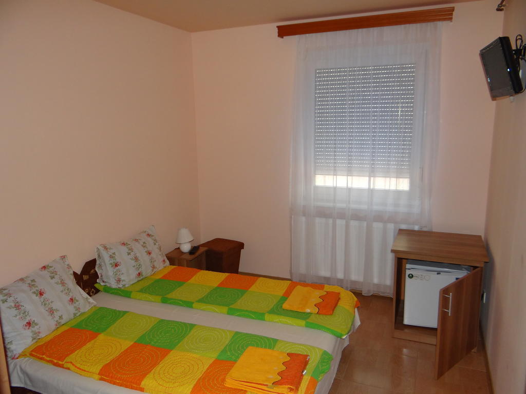 Marinica Apartman Hajdúszoboszló Buitenkant foto