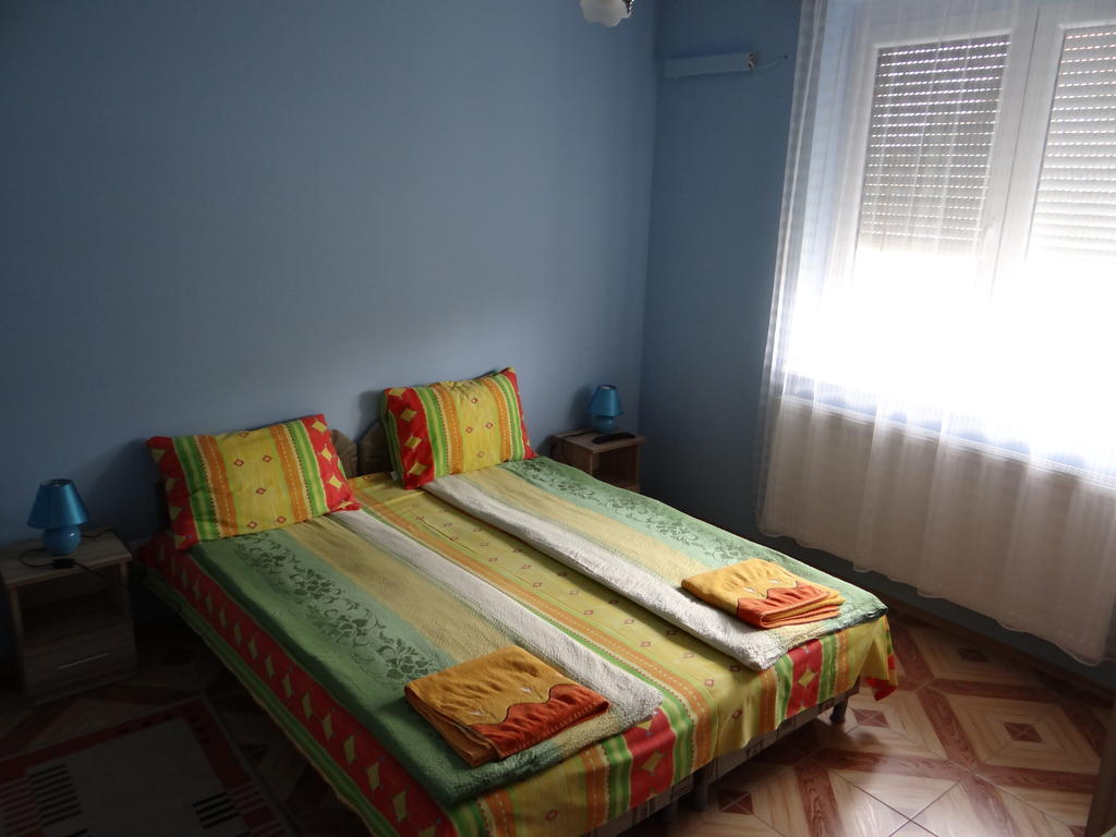 Marinica Apartman Hajdúszoboszló Buitenkant foto