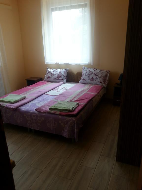 Marinica Apartman Hajdúszoboszló Buitenkant foto