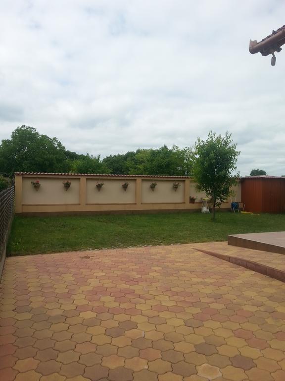 Marinica Apartman Hajdúszoboszló Buitenkant foto